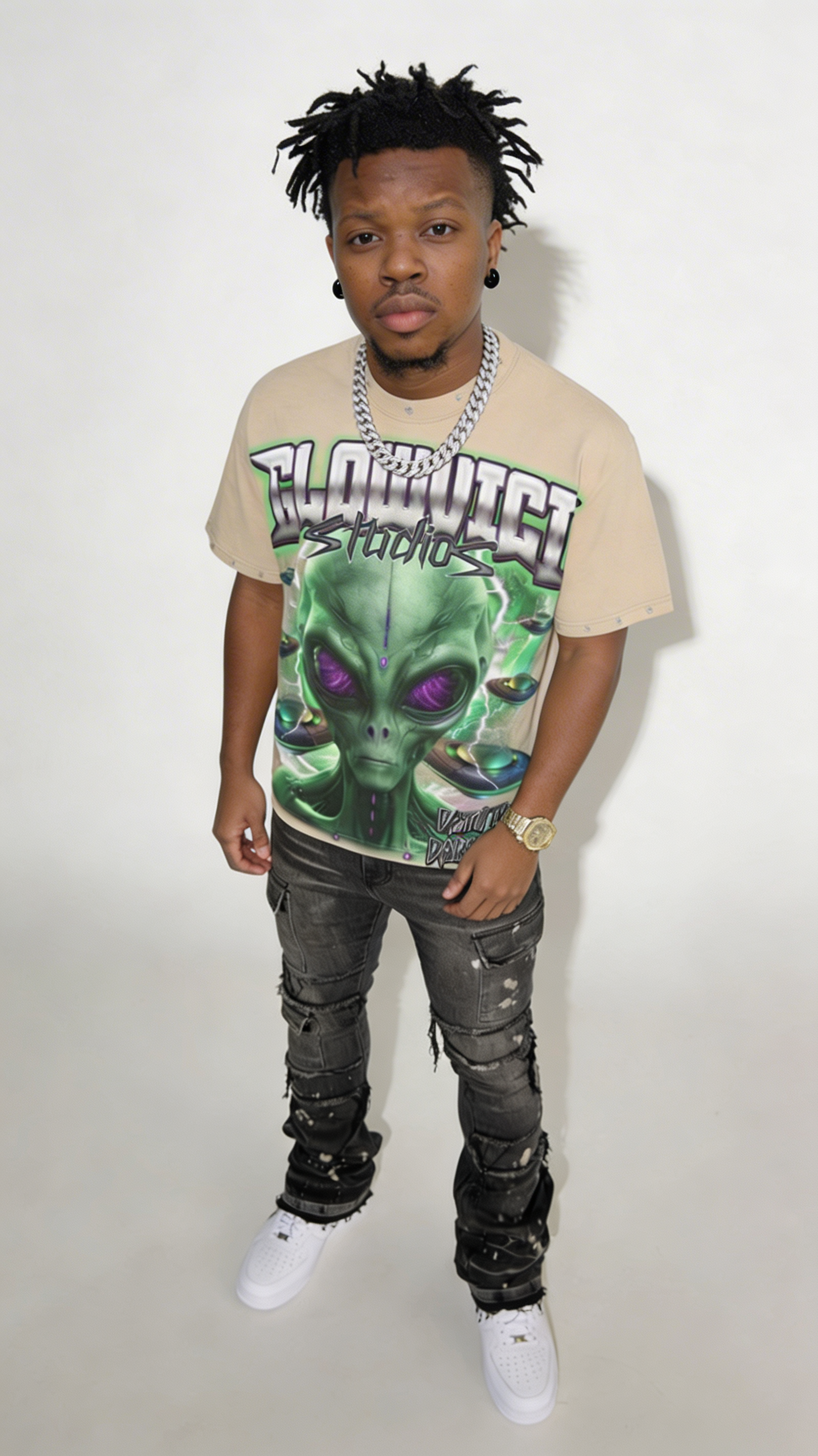 Glowvici Studios Path to Paradise Alien Oversized Tee – Futuristic Streetwear 2025
